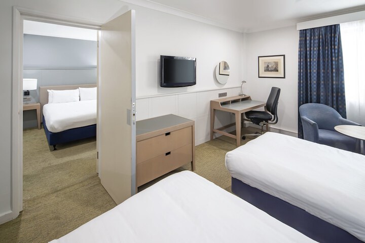 Room 35 of 68
