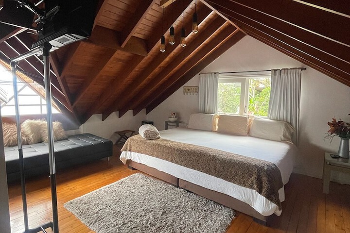 Room 7 of 19