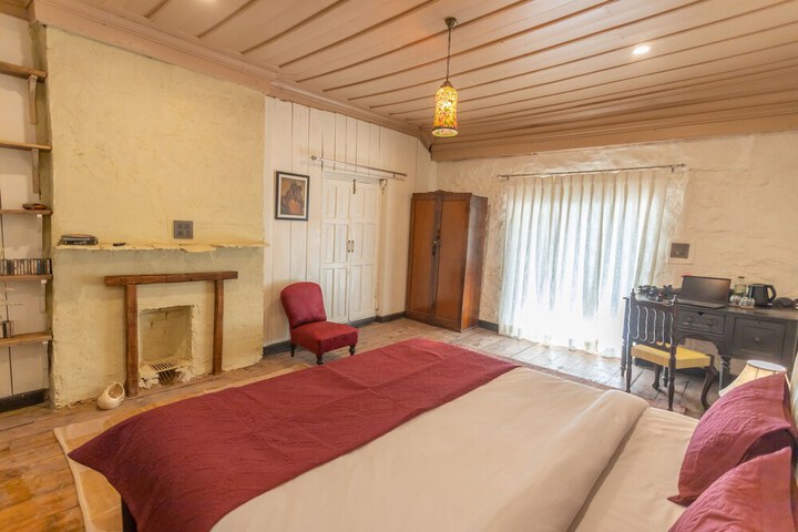 Room 37 of 74