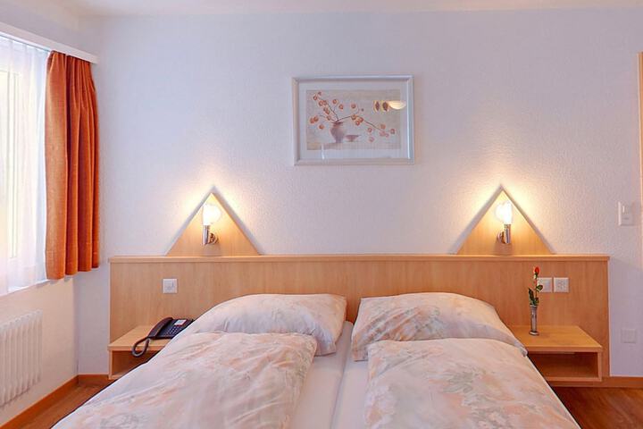 Room 16 of 79