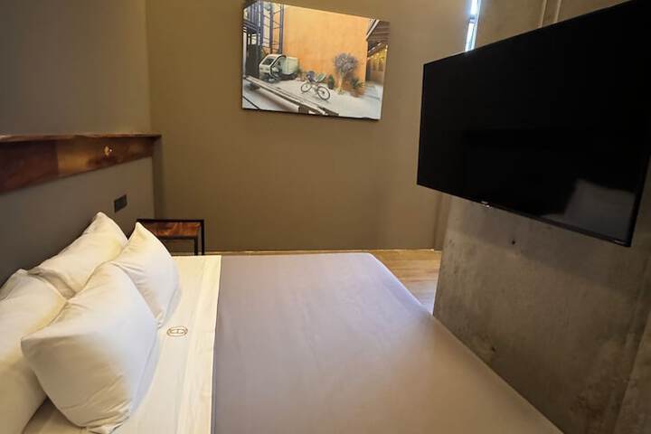 Room 8 of 23