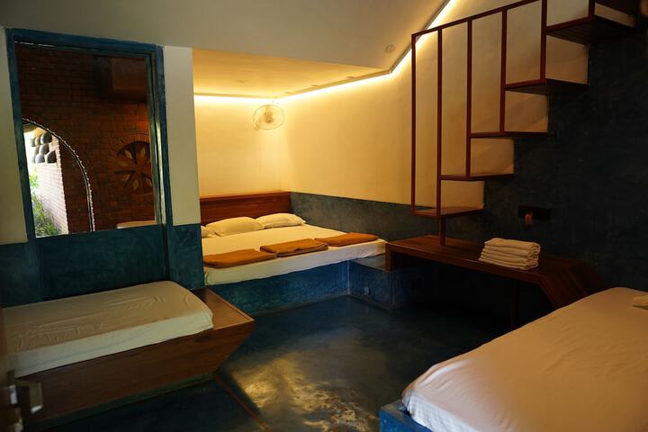Room 19 of 47