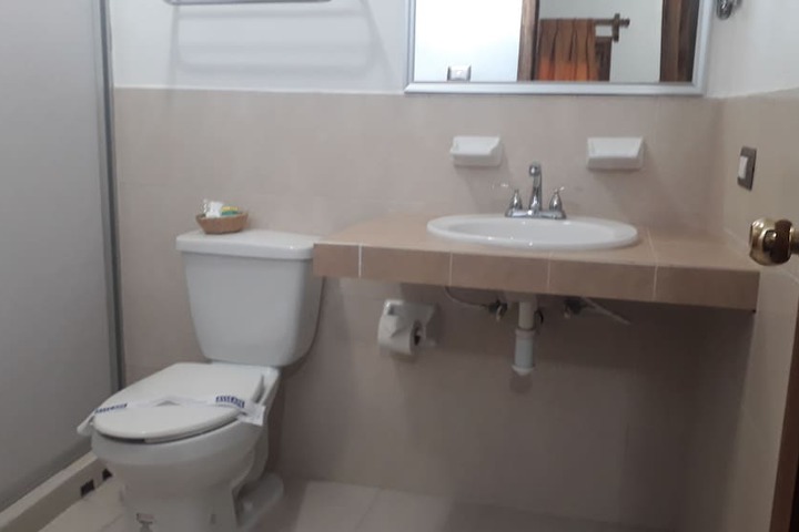 Room 100 of 142