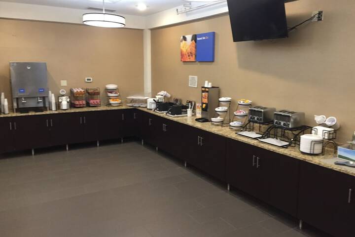 Breakfast area