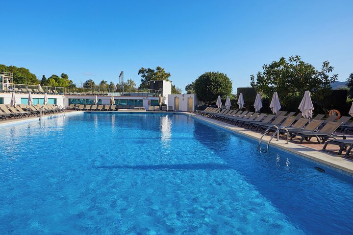 Hotel Pool