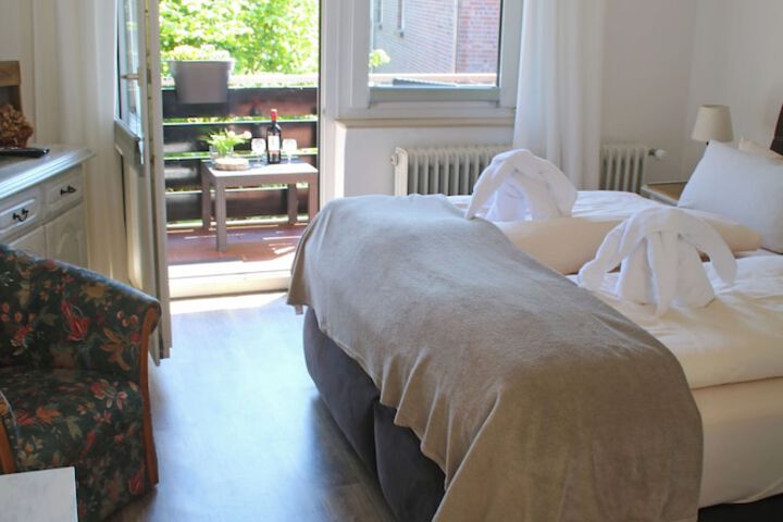 Room 12 of 48