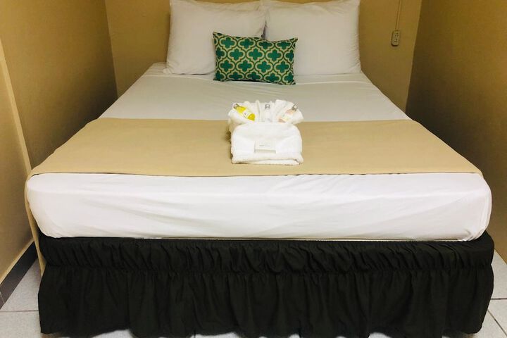 Room 13 of 40