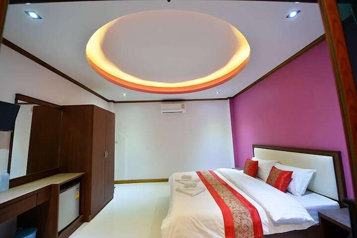 Room 10 of 23