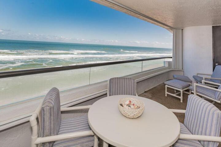 Exterior of Tradewinds 706 by Ocean Properties
