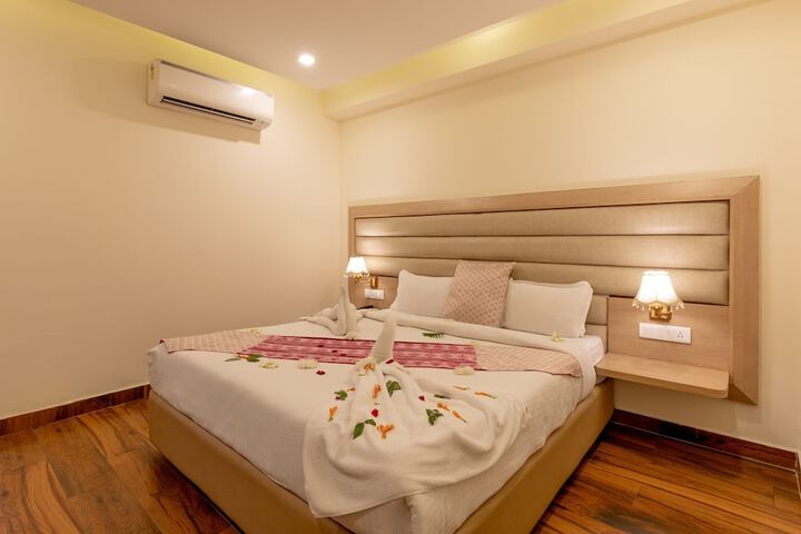 Room 28 of 53