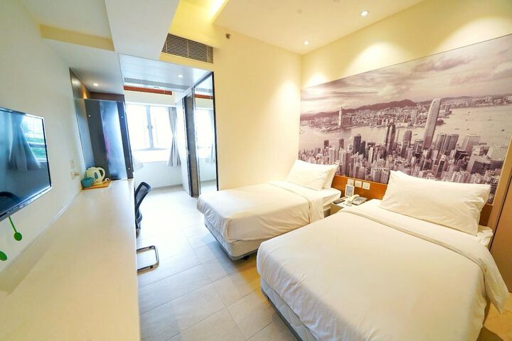 Room 13 of 53