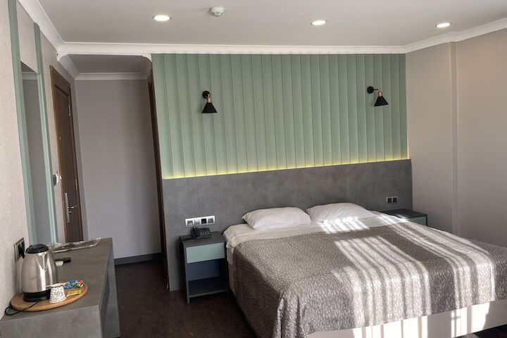 Room 14 of 32