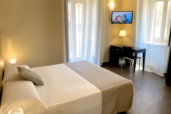 Room 5 of 43