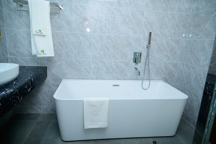 Room 62 of 166