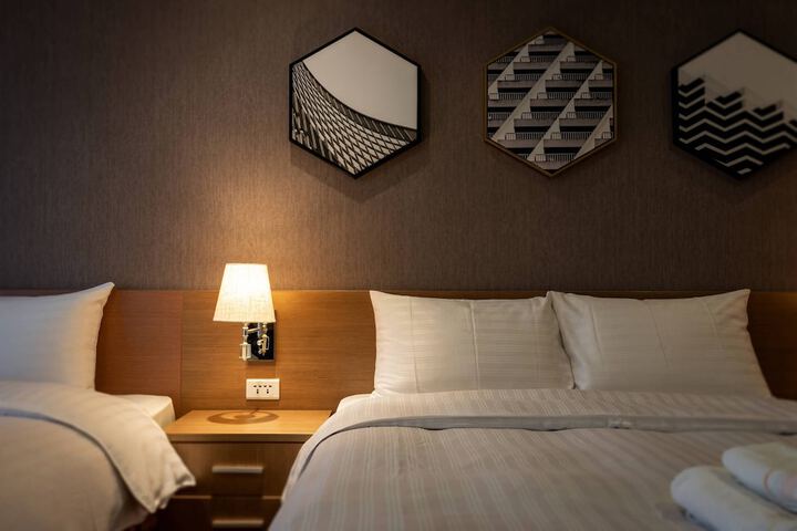 Room 17 of 94