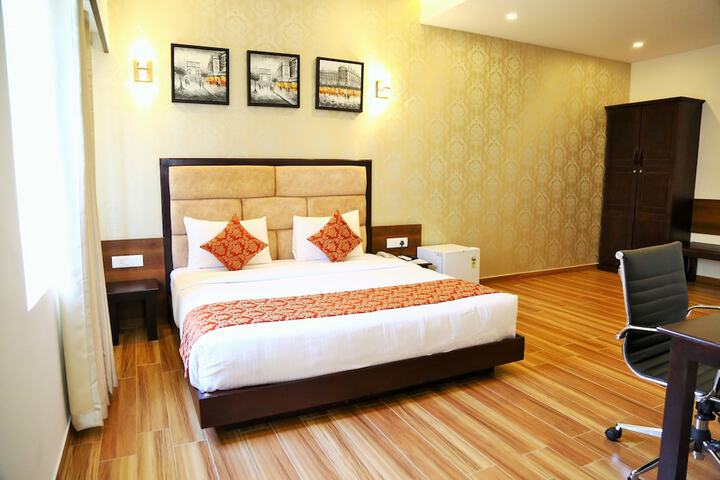 Room 3 of 25