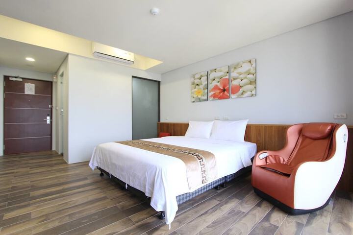 Room 3 of 62
