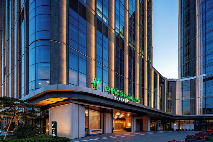 Hotel 76 of 83