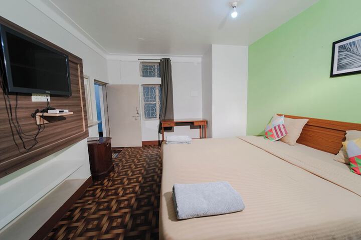 Room 16 of 36