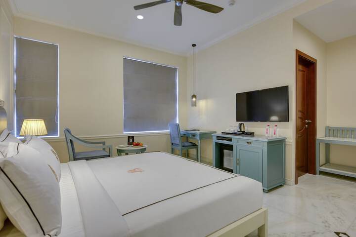 Room 12 of 23