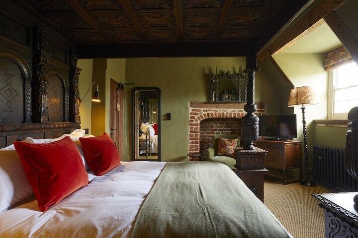 Room 5 of 44
