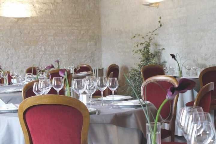 Dining 26 of 35