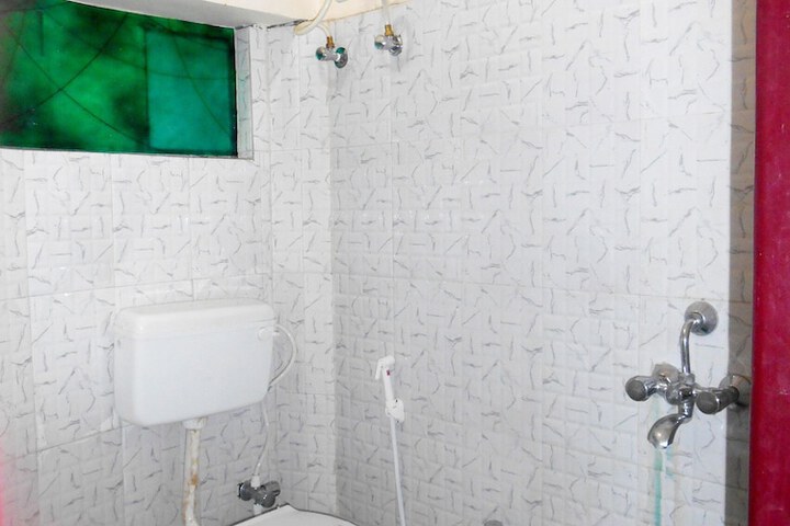 Room 9 of 12