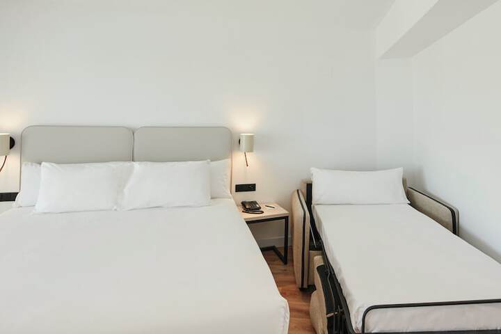Room 8 of 52
