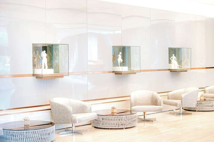 Entrance & Lobby