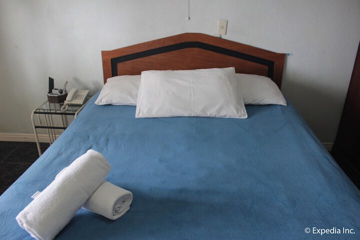 Room 7 of 83