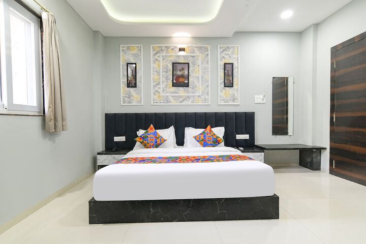 Room 18 of 34