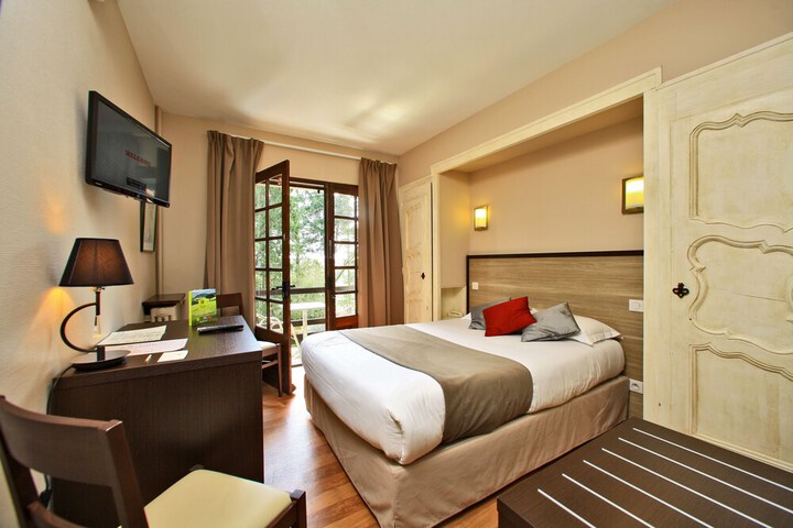 Room 6 of 49