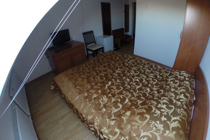 Room 7 of 37