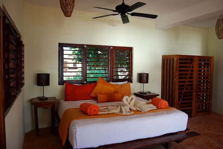 Room 8 of 22