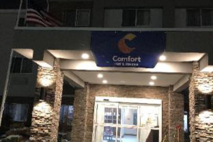 Exterior of Zanesville comfort inn