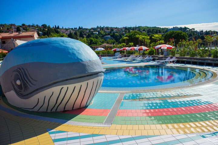 Pools & Facilities