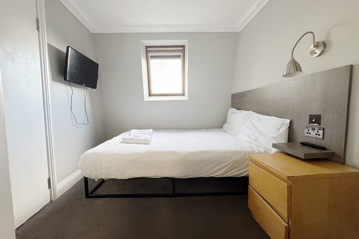 Room 46 of 85