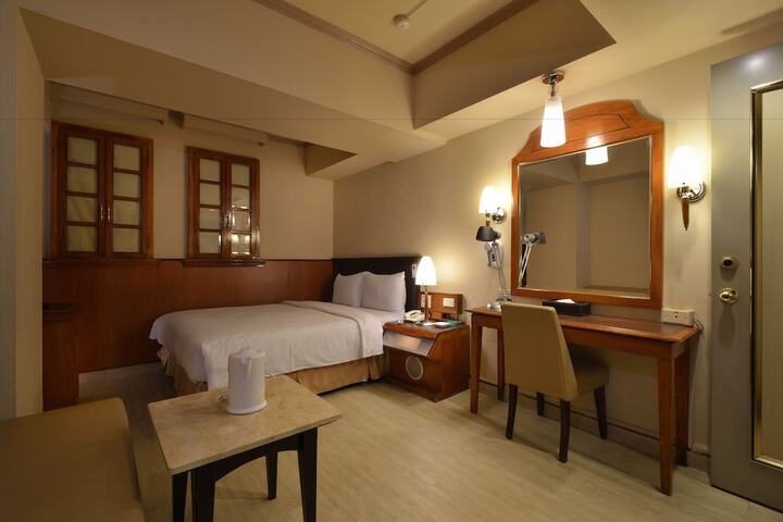 Room 16 of 41