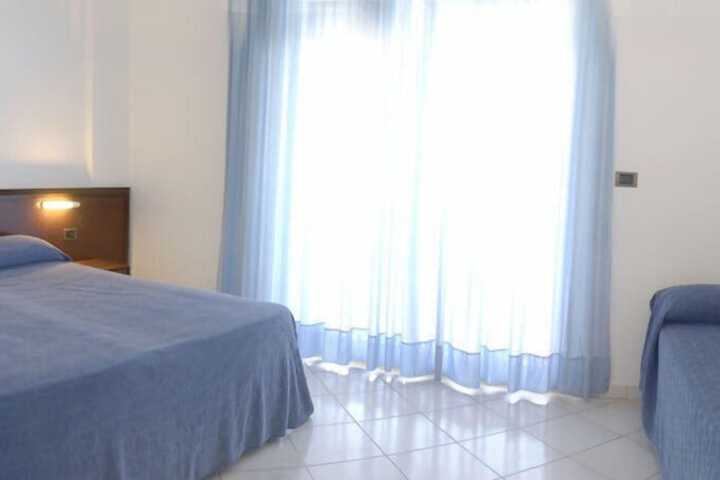 Room 11 of 12