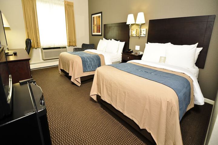 2 Double Beds (14 of 22)