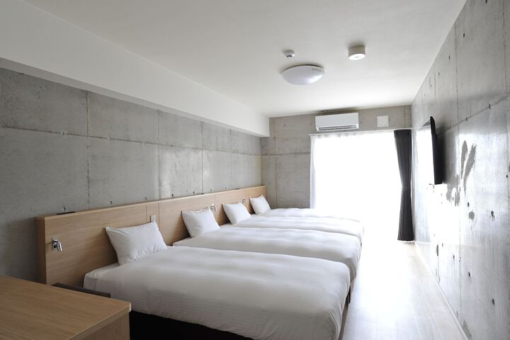 Room 5 of 83