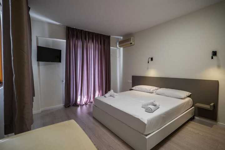 Room 12 of 44