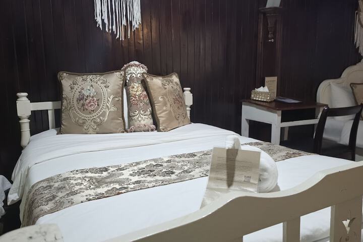Room 115 of 290