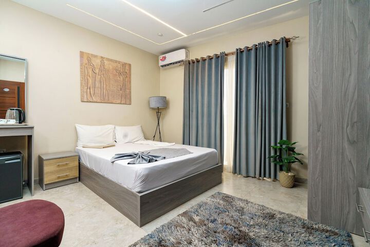 Room 5 of 30