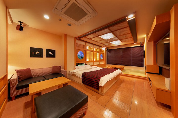 Room 12 of 46