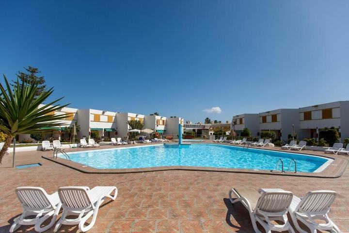 Hotel Pool