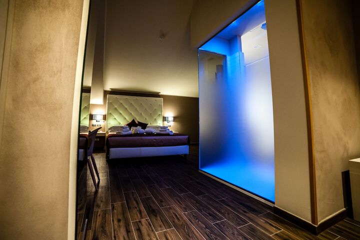 Room 44 of 94