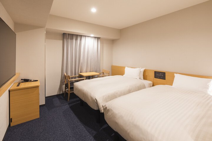 Room 36 of 75