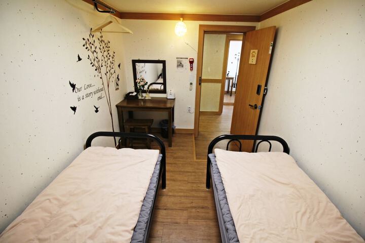 Room 22 of 90