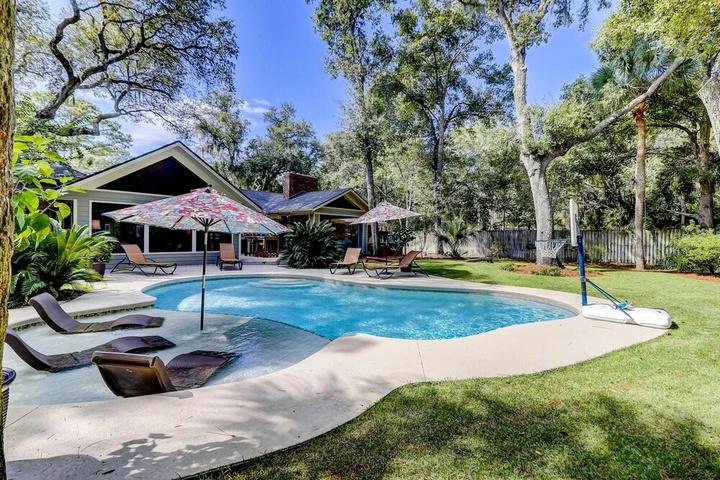 Pool 12 of 21